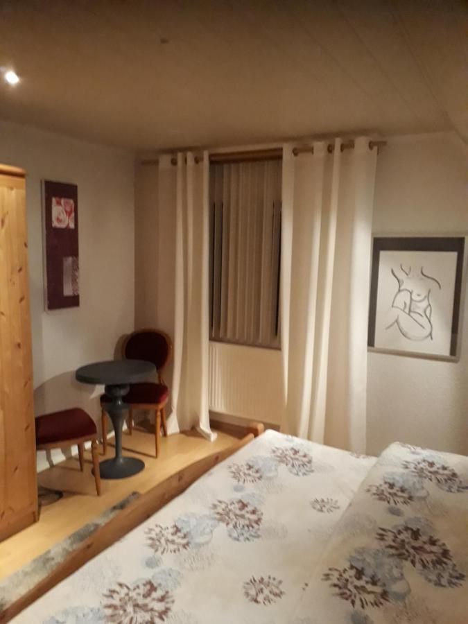 ホテルWeisseshaus 1 ブランケンハイム エクステリア 写真